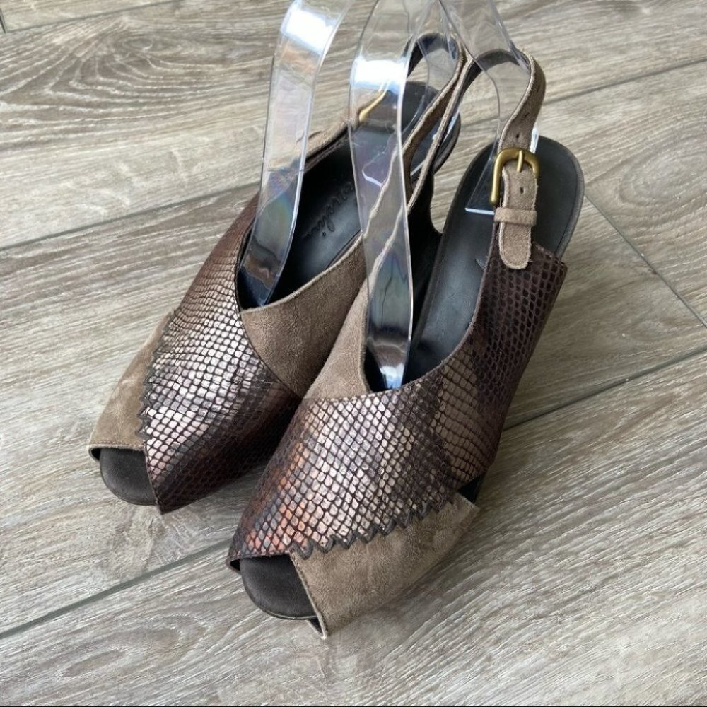 Henry Beguelin Snakeskin Embossed Leather Peep Toe Wood Heel Platform Sandals